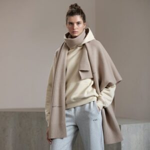 casual look z szarymi dresami