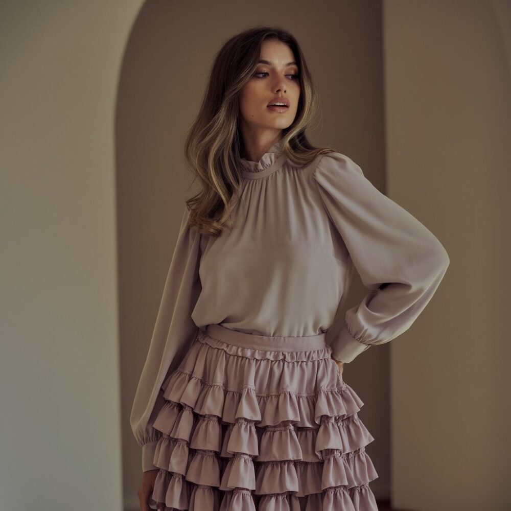 elegancka bluzka i spódnica